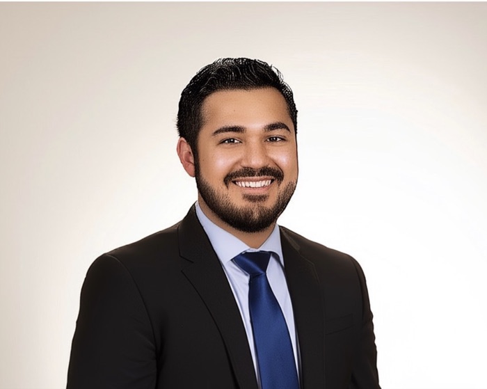 Mo Icasiano, Founder
